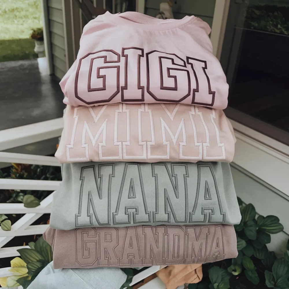 Custom Embroidered Mama Sweatshirt with Kids Names on Sleeve For New Mum Mother's Day Gift