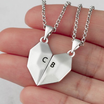 2 Pieces Personalized Magnetic Interattraction Heart-Shaped Name Necklace Valentine's Day